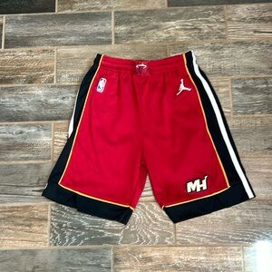 Nike NBA Miami Heat boys shorts size M (10/12)